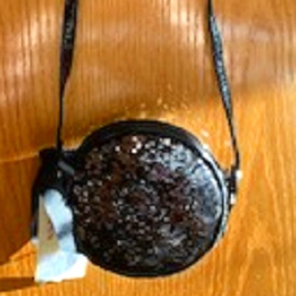 NWT Cherokee Glitter Round Circle Crossbody Bag / Purse with a Bow - Picture 4 of 4